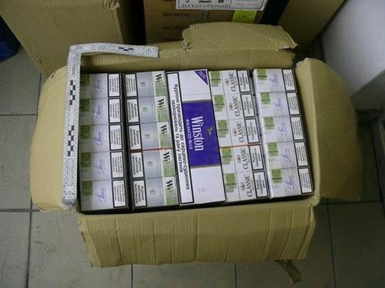 Ile papierosów z Ukrainy można przywieźć samolotem? Limity celne gracze